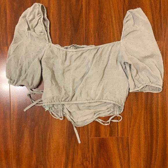 Flowey green top with puffy sleeves🥑 - Picture 2 of 2